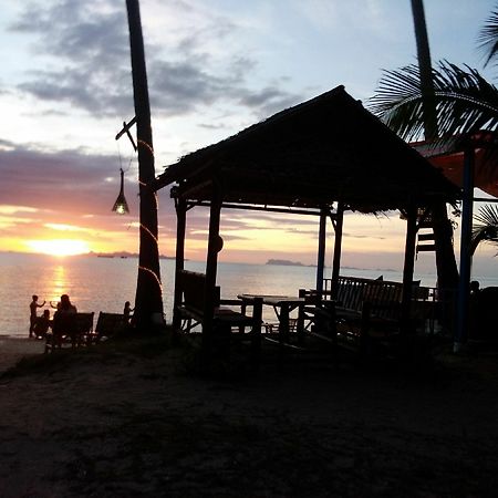 I Talay Beach Bar & Cottage Taling Ngam Екстериор снимка