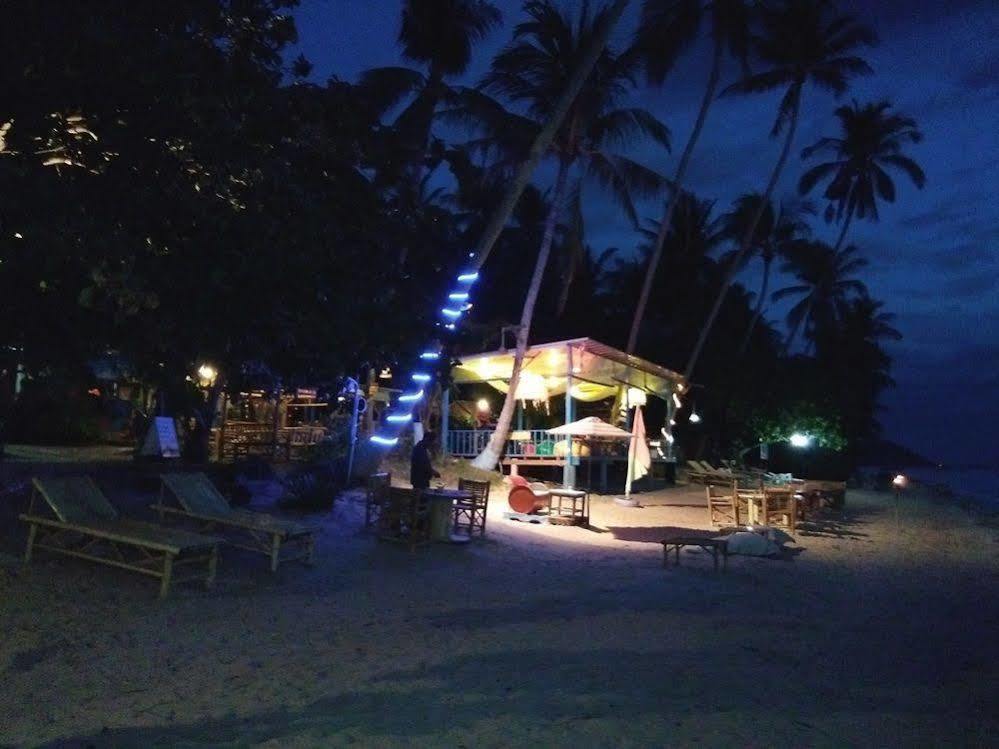 I Talay Beach Bar & Cottage Taling Ngam Екстериор снимка