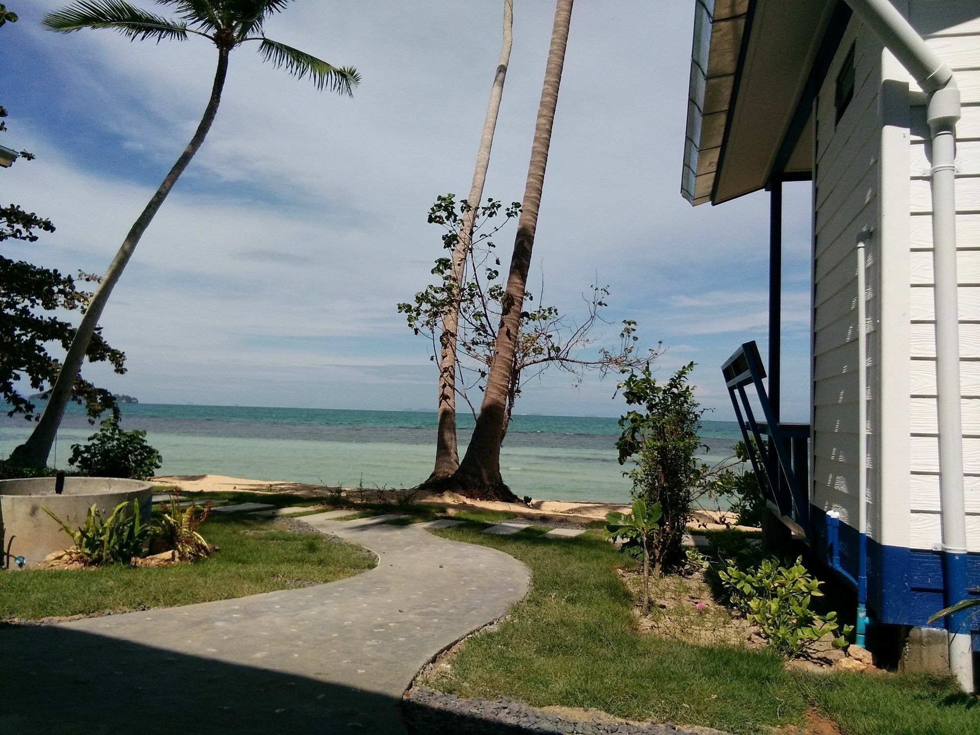 I Talay Beach Bar & Cottage Taling Ngam Екстериор снимка