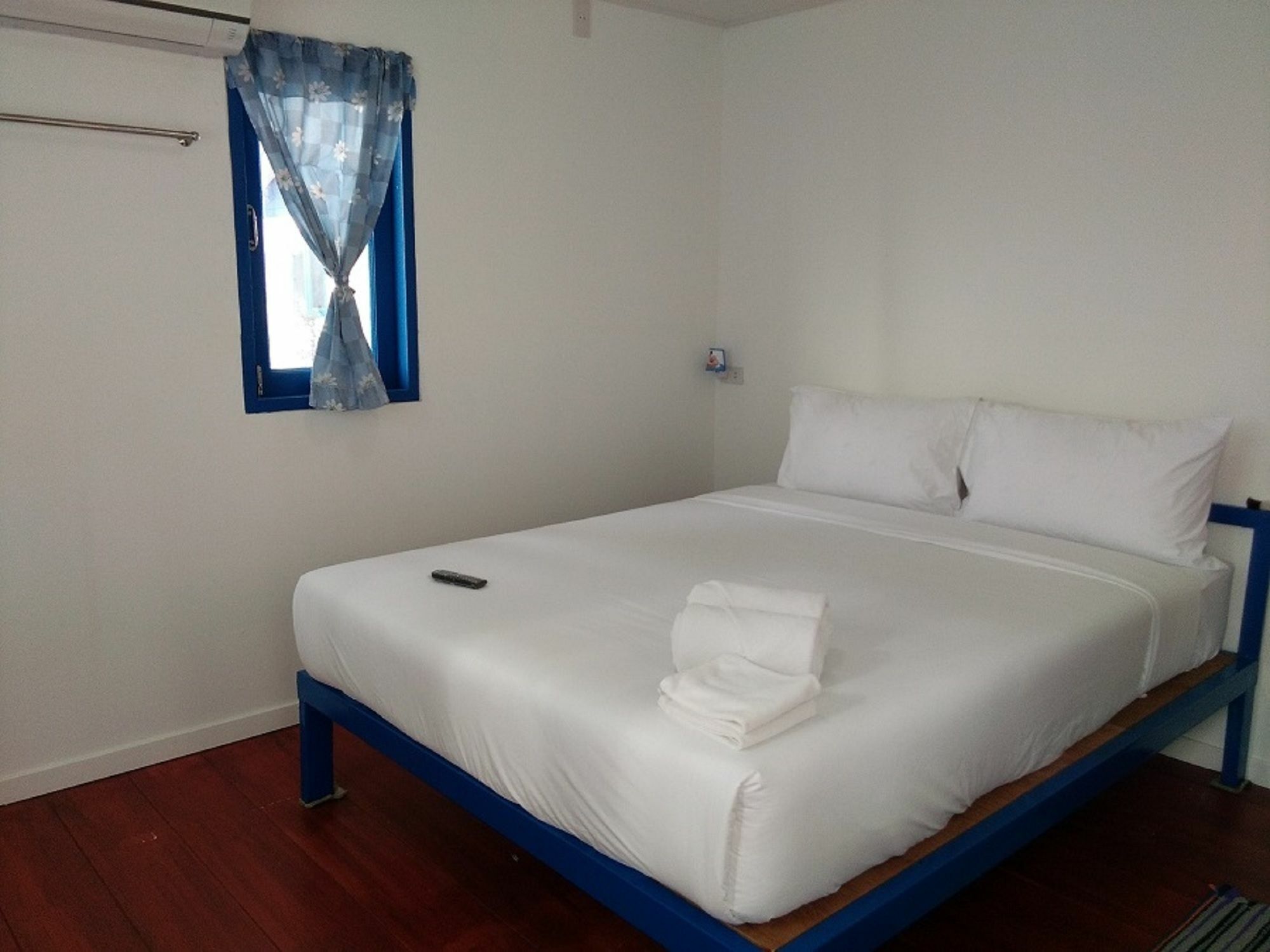 I Talay Beach Bar & Cottage Taling Ngam Екстериор снимка