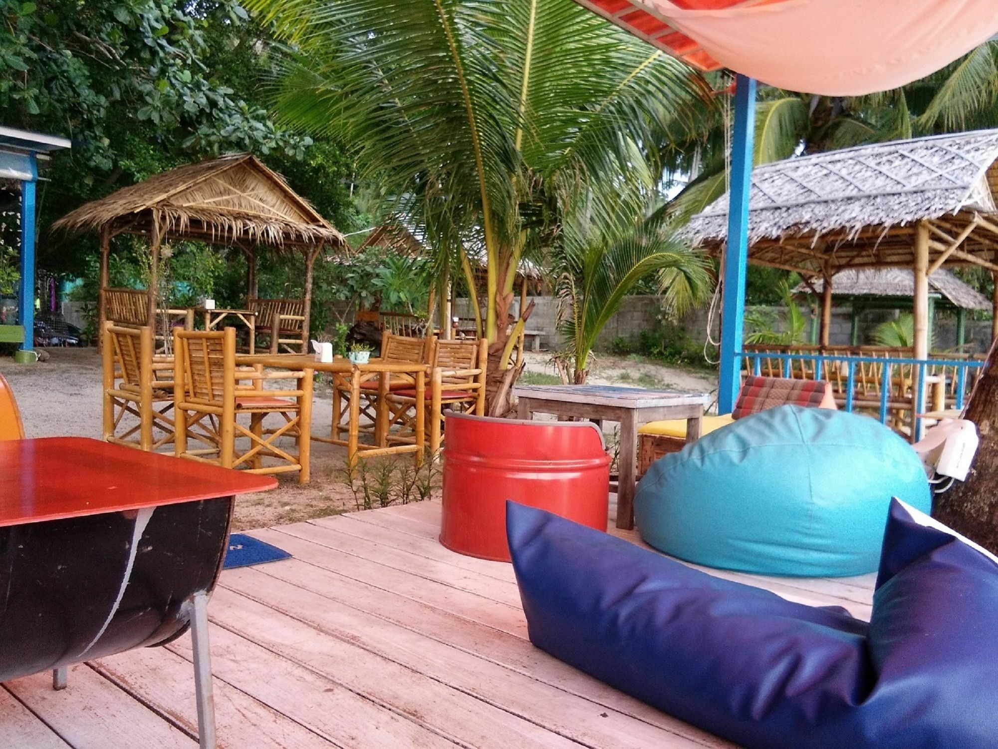 I Talay Beach Bar & Cottage Taling Ngam Екстериор снимка