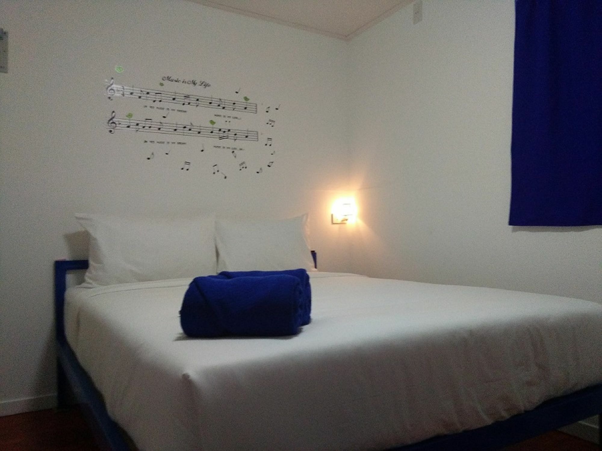I Talay Beach Bar & Cottage Taling Ngam Екстериор снимка