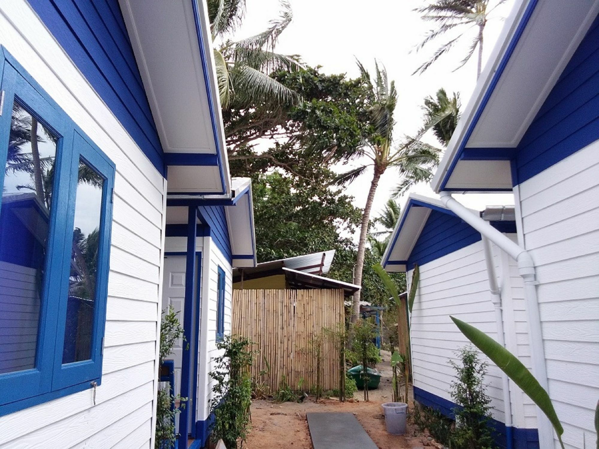I Talay Beach Bar & Cottage Taling Ngam Екстериор снимка