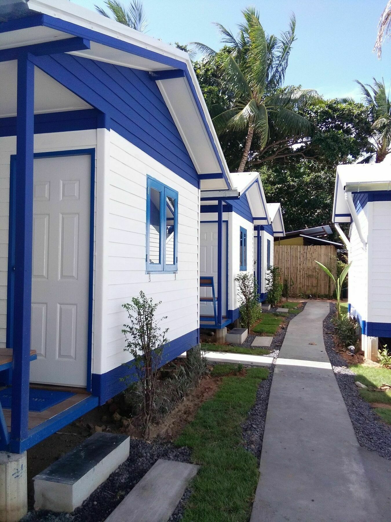I Talay Beach Bar & Cottage Taling Ngam Екстериор снимка