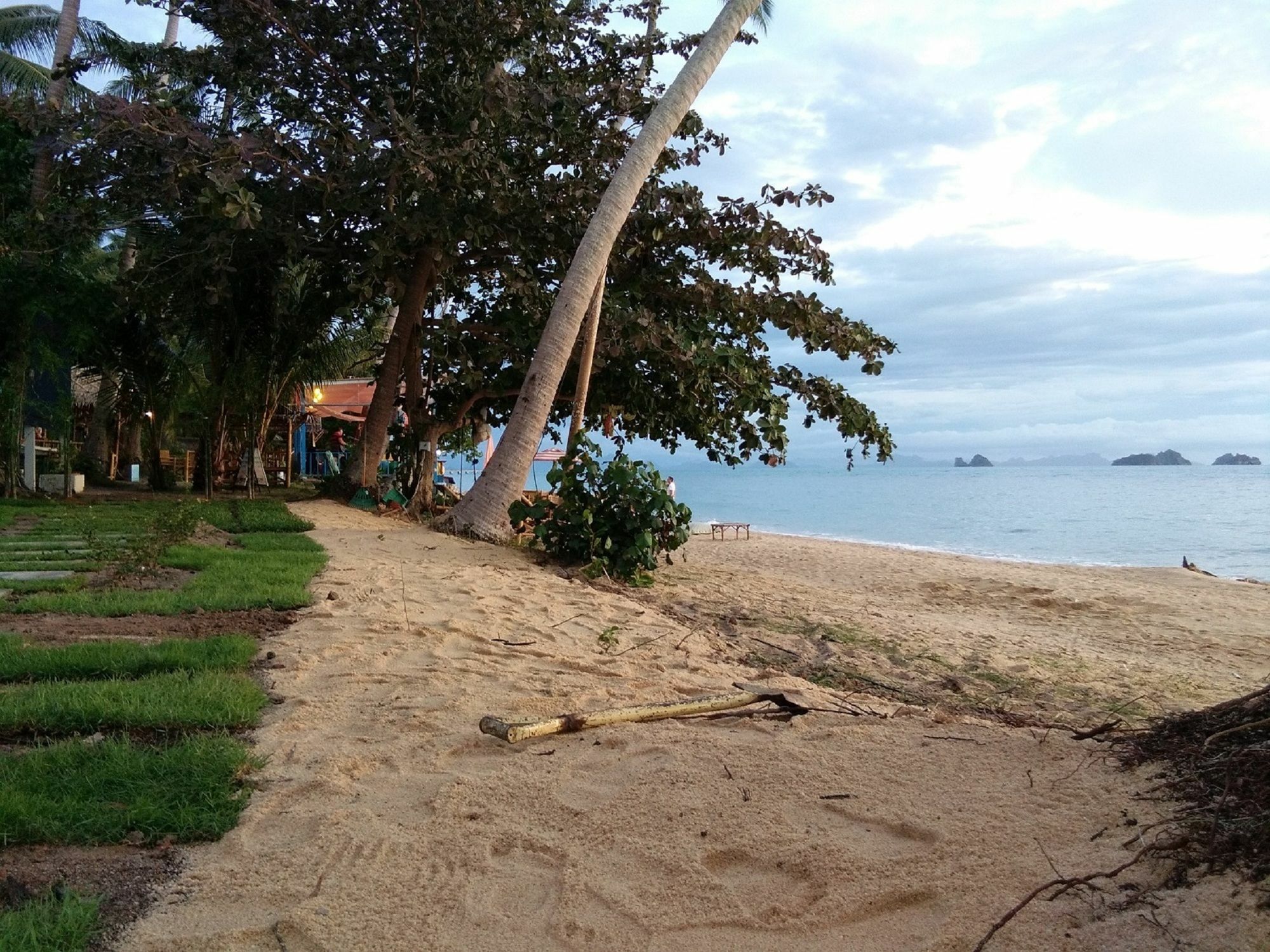 I Talay Beach Bar & Cottage Taling Ngam Екстериор снимка